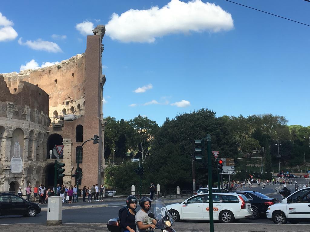 Appartamento Delightful 100 Meters From The Colosseum Roma